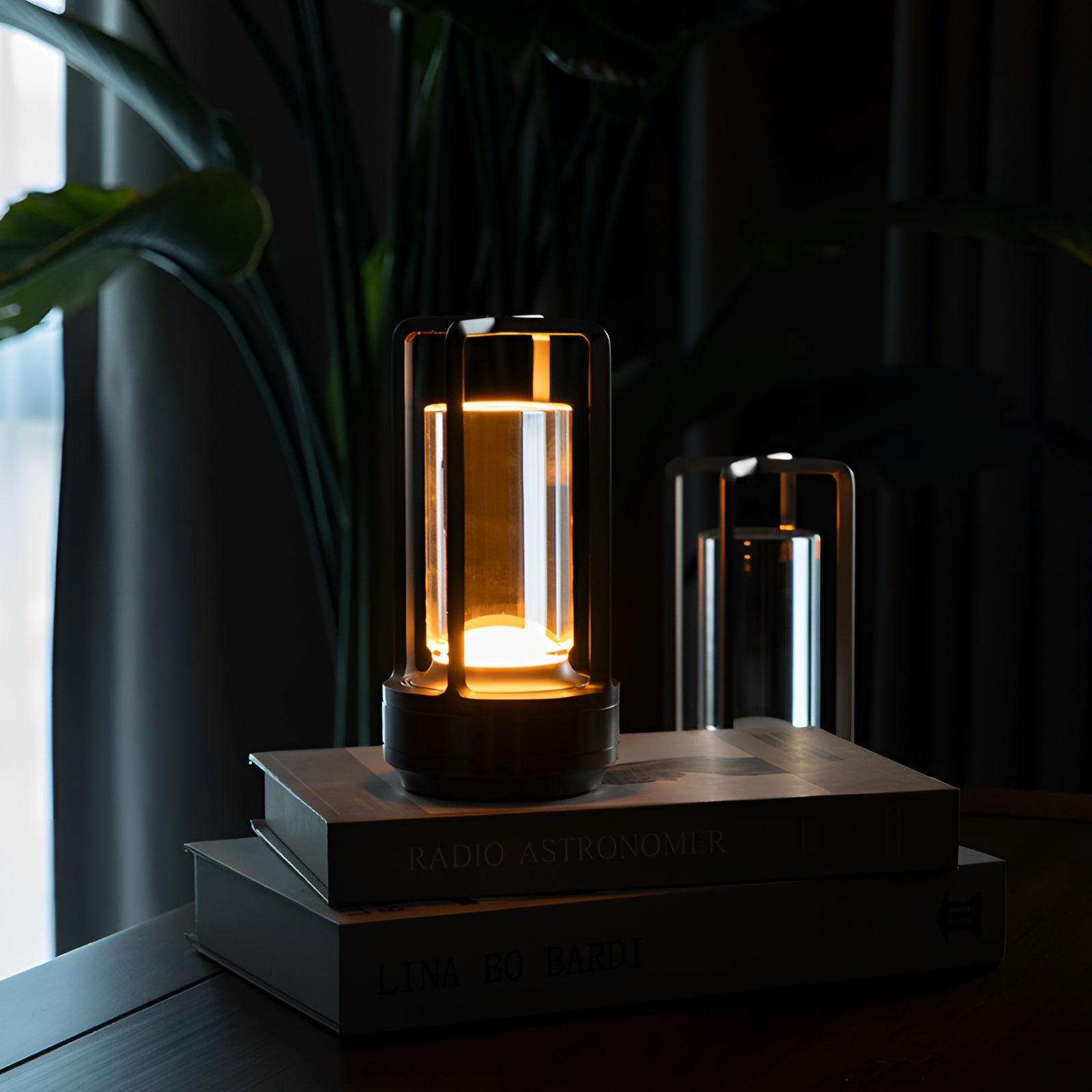 Illumina - Modern Table Lamp