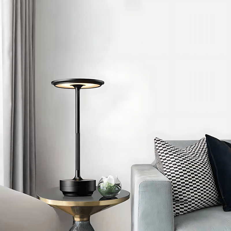 Solio - Modern Table Lamp